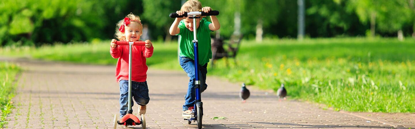 Micro-Scooter Tretroller Kleinfahrzeuge iStockphoto