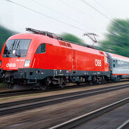 Fahrender ÖBB Zug