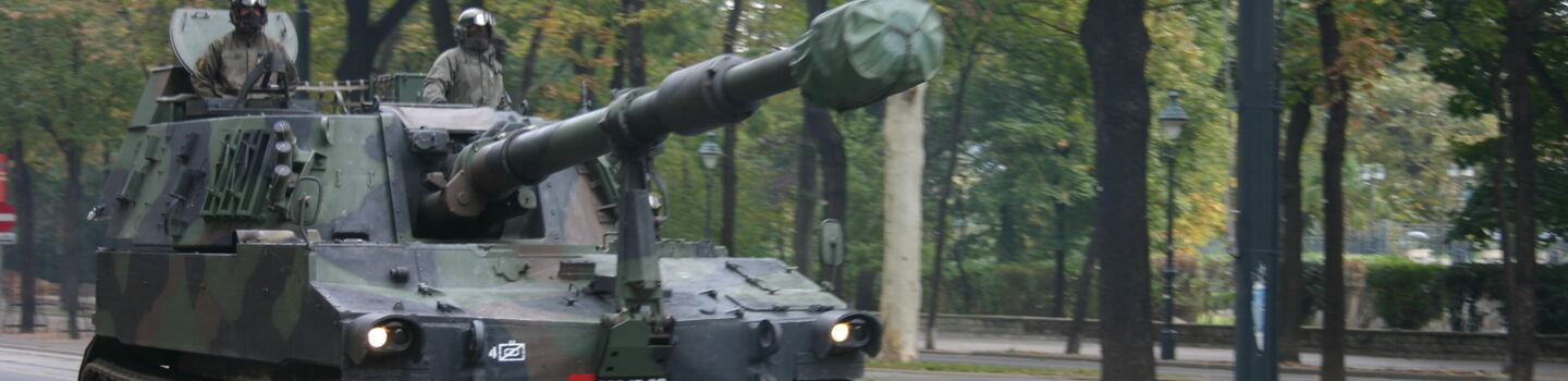 Bild von einem Panzer auf der Ringstraße in Wien