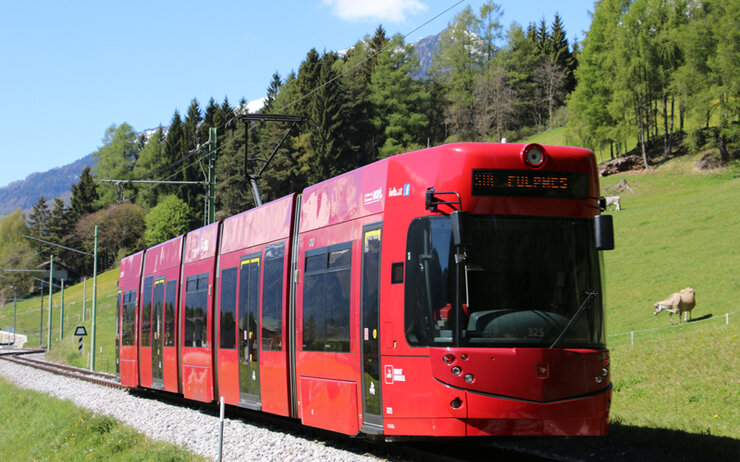 stubaitalbahn_beitragsbild_1.jpg Ansicht einer Garnitur der Stubaitalbahn