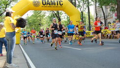 Marathonläuferinnen und Läufer auf der Ringstraße