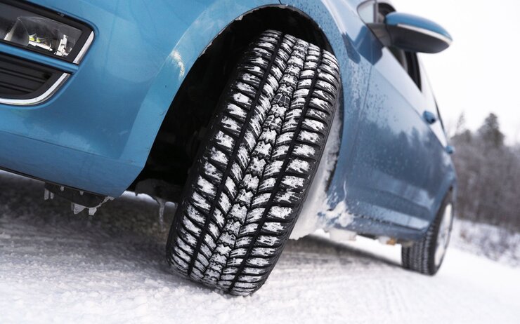 Pflicht bei Schneefahrbahn: Winterreifen Pflicht bei Schneefahrbahn: Winterreifen